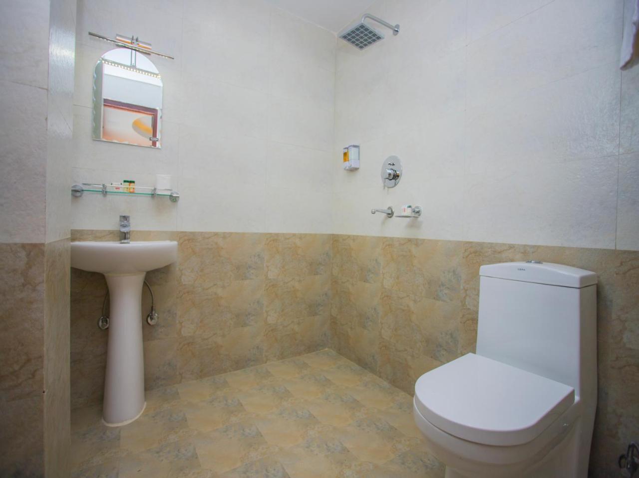פוקהרה Hotel Lakeside Pvt. Ltd. מראה חיצוני תמונה